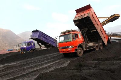 铁路运输停摆危机下，攀钢原燃料供应链的挑战与广告设计的应对策略